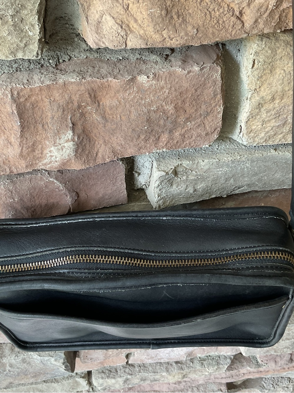 Vintage Coach Black Leather Swingpack 9974 Multi-Compartment Bag - Picture 4 of 16